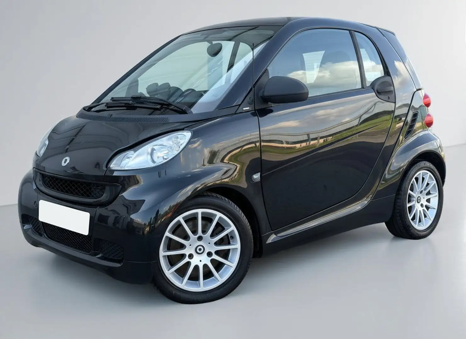 smart forTwo Coupé 1.0i 71ch (4 cv) Semi automatique 3 Portes Noir mhd Passion Softouch %2BCLIM %2B2011 Noir - 1