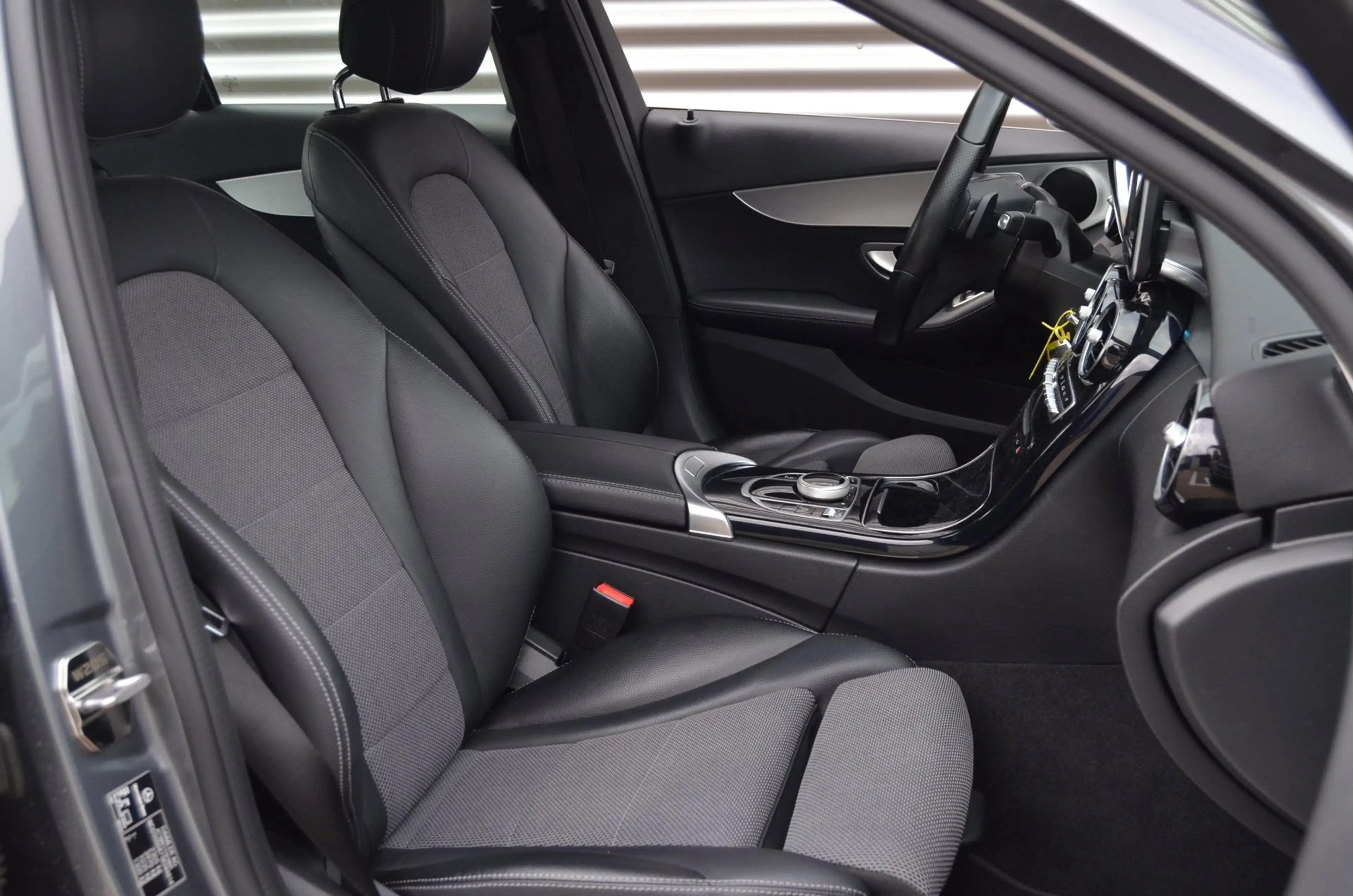 Mercedes-Benz C 350 e LUCHTVERING|TREKHAAK|HALF LEER|279PK|HYBRIDE|AUT — photo 17