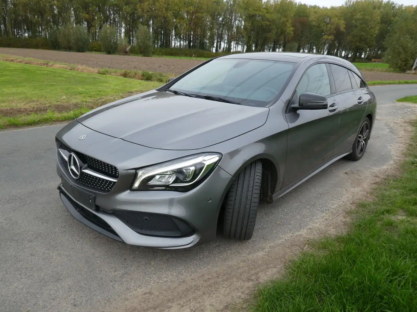 Mercedes-Benz CLA 180 CLA Shooting Brake 180 AMG Line Gris - 2