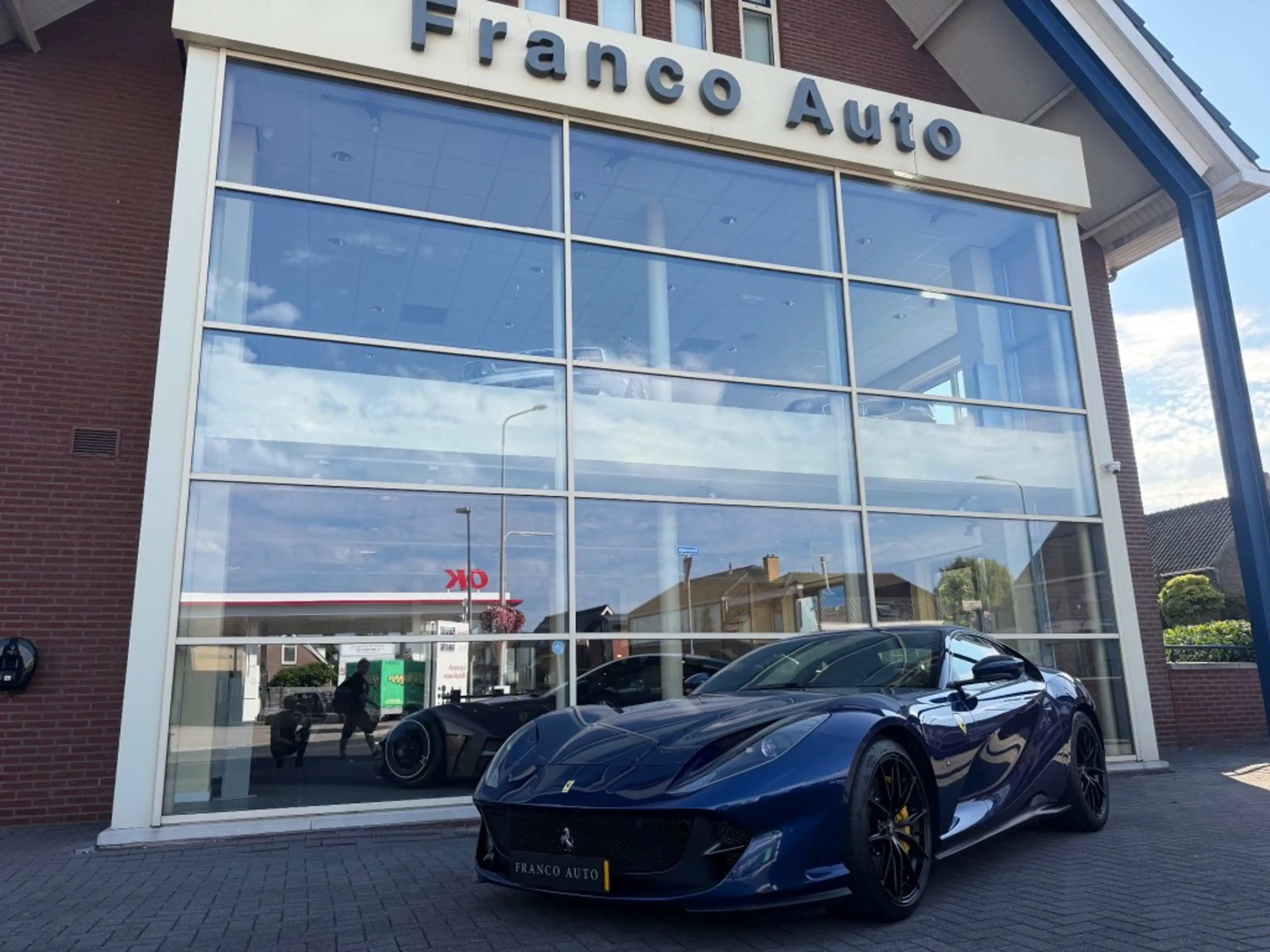 Ferrari 812 Blu tour de France BTW auto