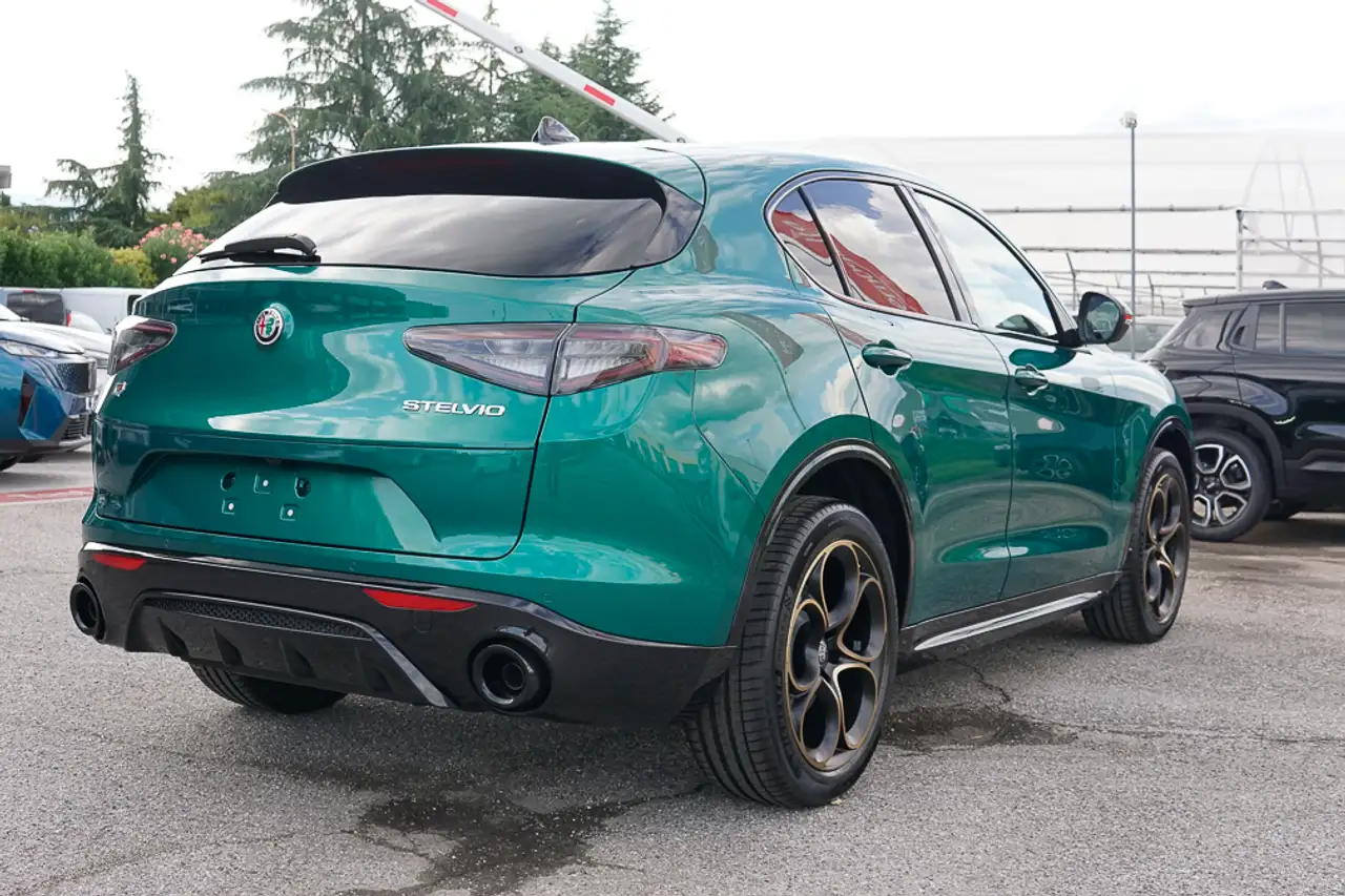 Alfa Romeo Stelvio 2025 — фото 16