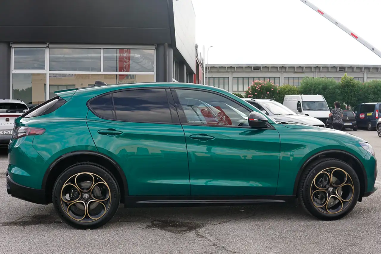 Alfa Romeo Stelvio 2025 — фото 17