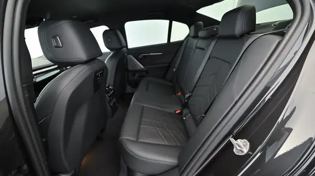 BMW 530 e xDrive Ansicht 11