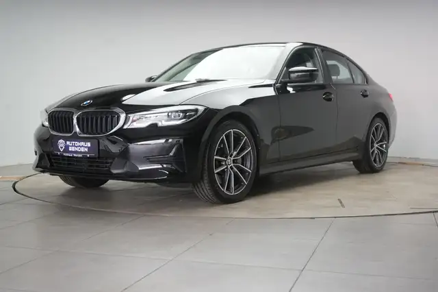 BMW 3 Series view 3