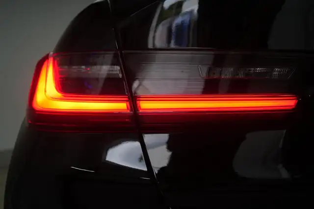 BMW 3 Series view 12