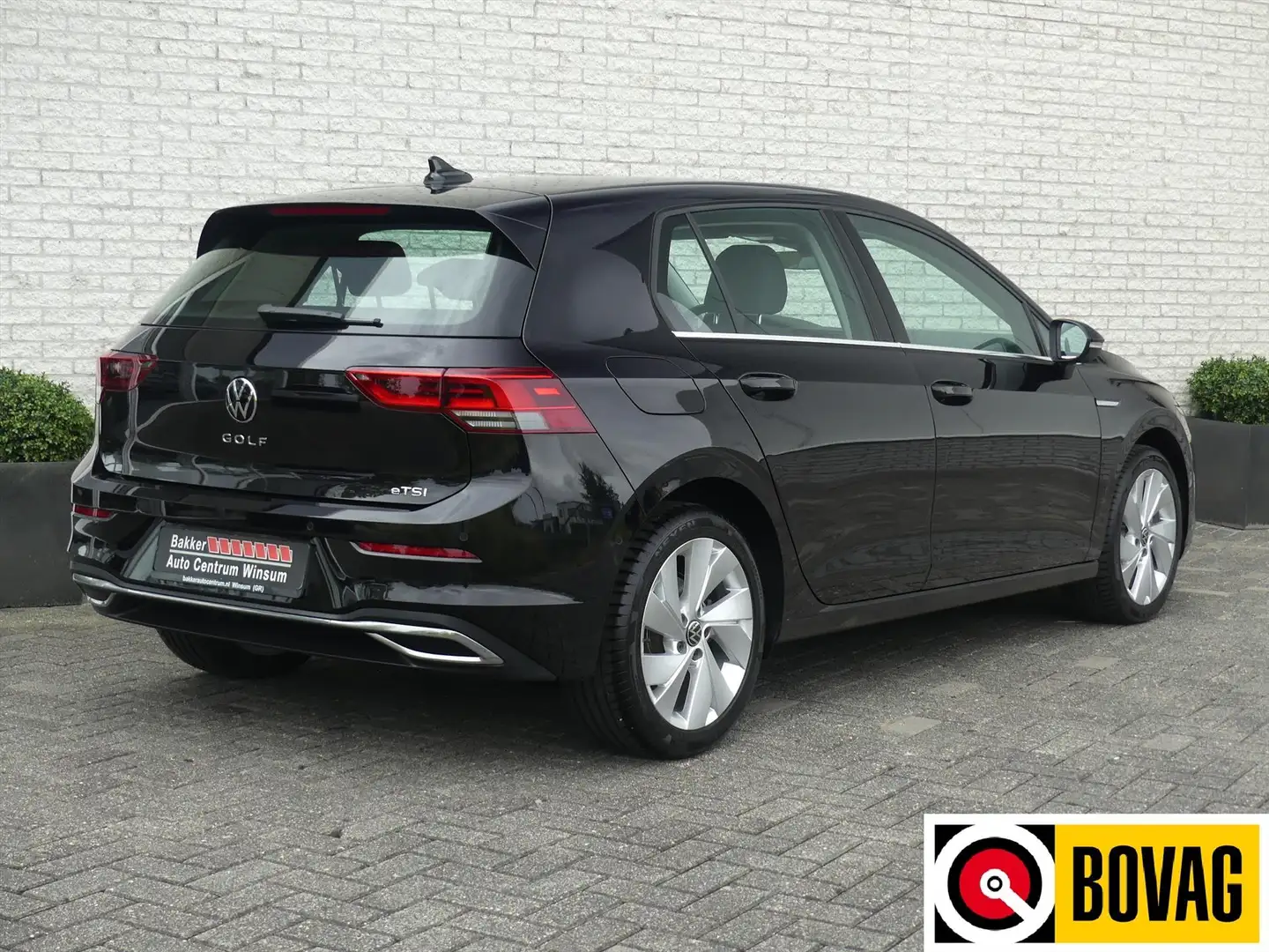Volkswagen Golf 1.5 eTSI STYLE DSG CAMERA/ADAP.CRUISE/KEYLESS/STOE Zwart - 2