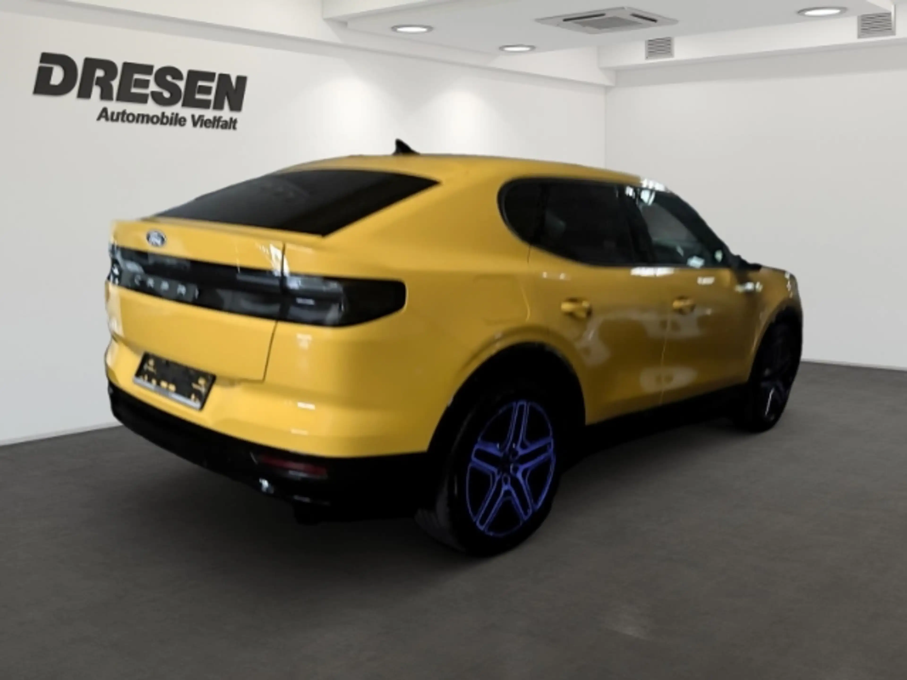 Ford Capri 250kW Dual-Motor AWD Premium + Wärmepumpe + Fahrer — photo 4