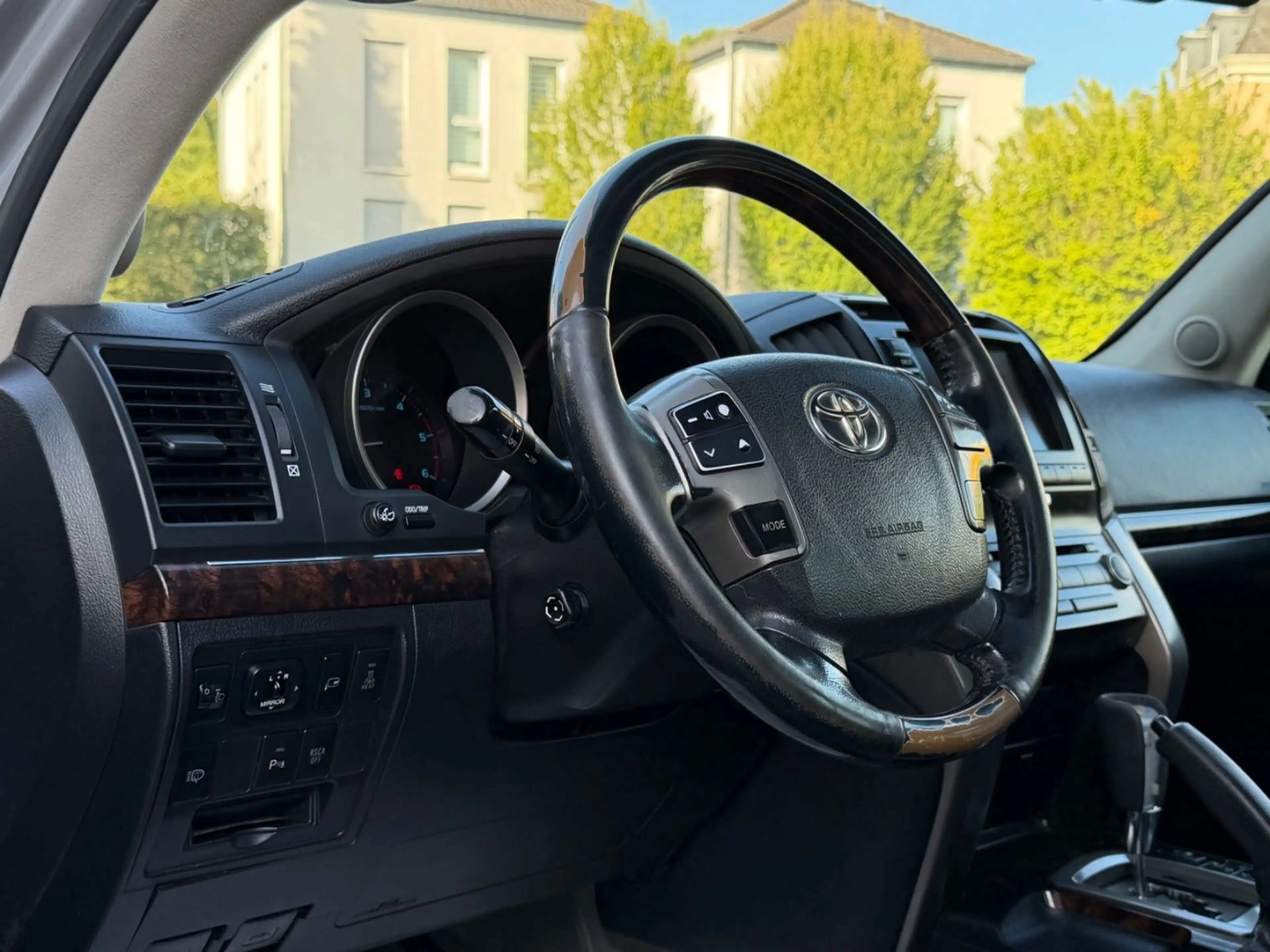 Toyota Land Cruiser 200 Executive/7xsitzer/LEDER/Kamera — photo 12