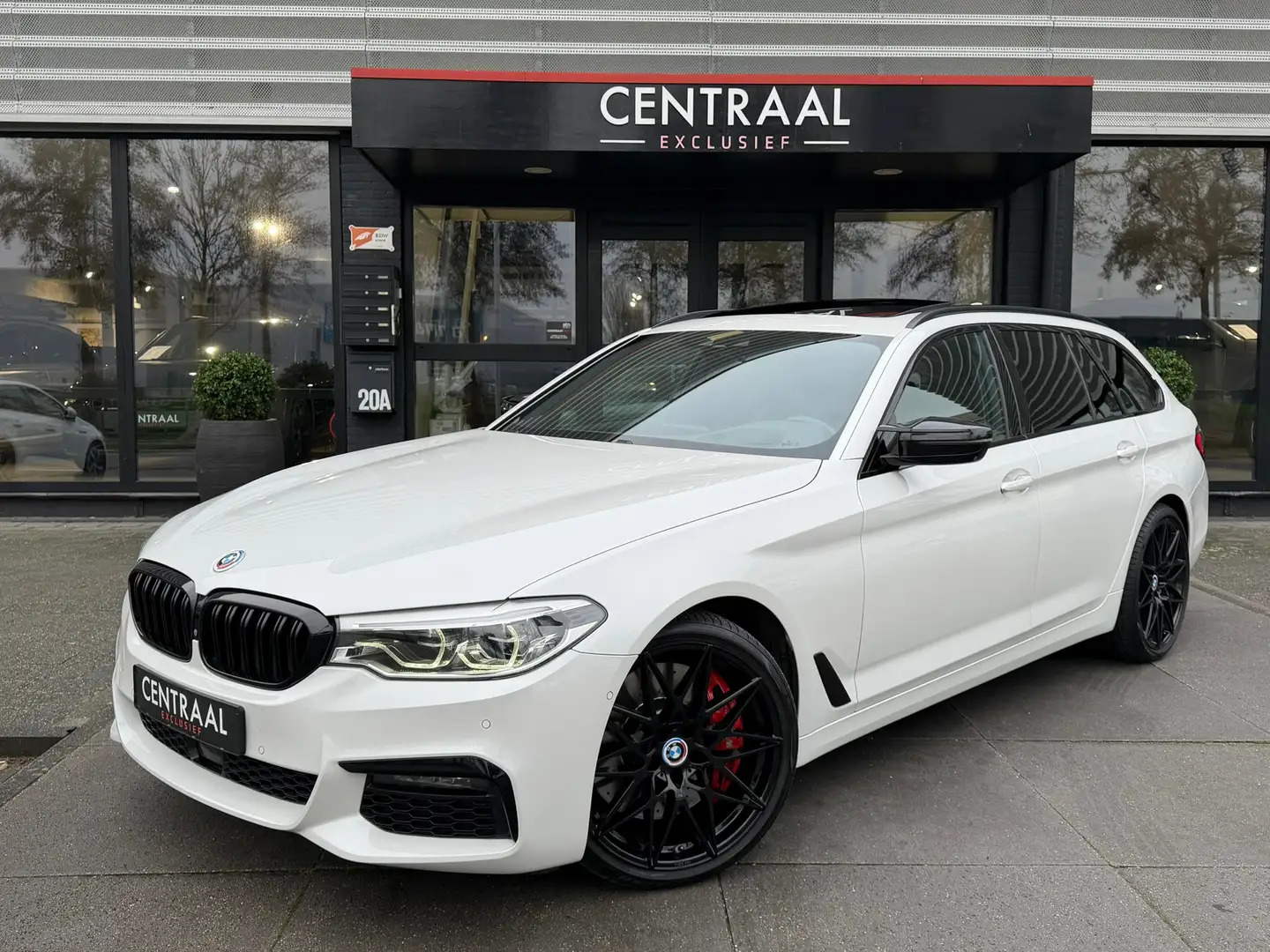 BMW 540 5-serie Touring 540i xDrive High Exe M-Sport|Pano| Fehér - 1
