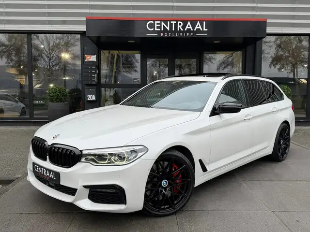 BMW 540 5-serie Touring 540i xDrive High Exe M-Sport|Pano|