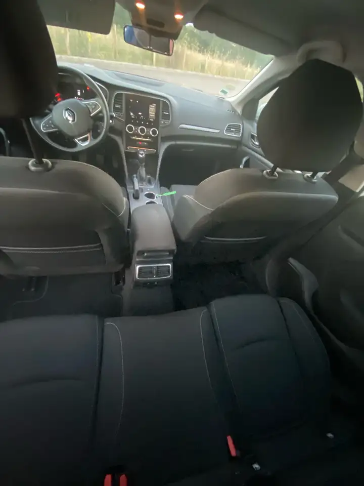 Renault Megane Berline — photo 17
