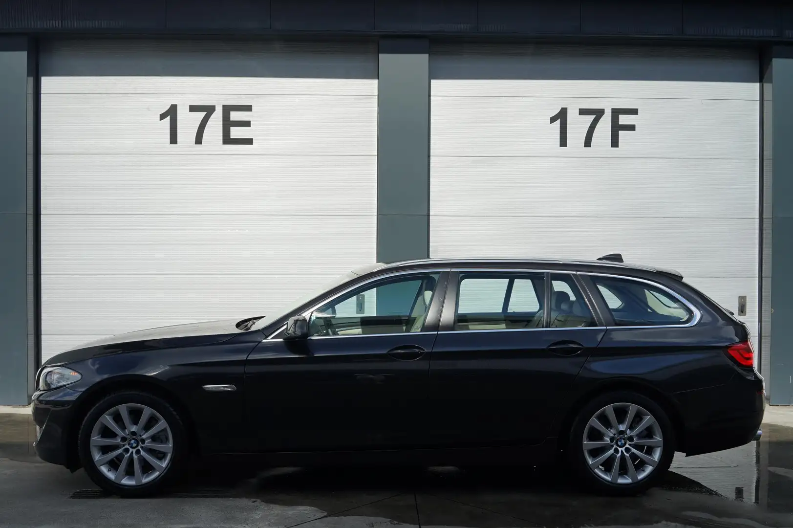 BMW 523 i Touring EXE F11-130dkm-1eig-2010! Grijs - 1