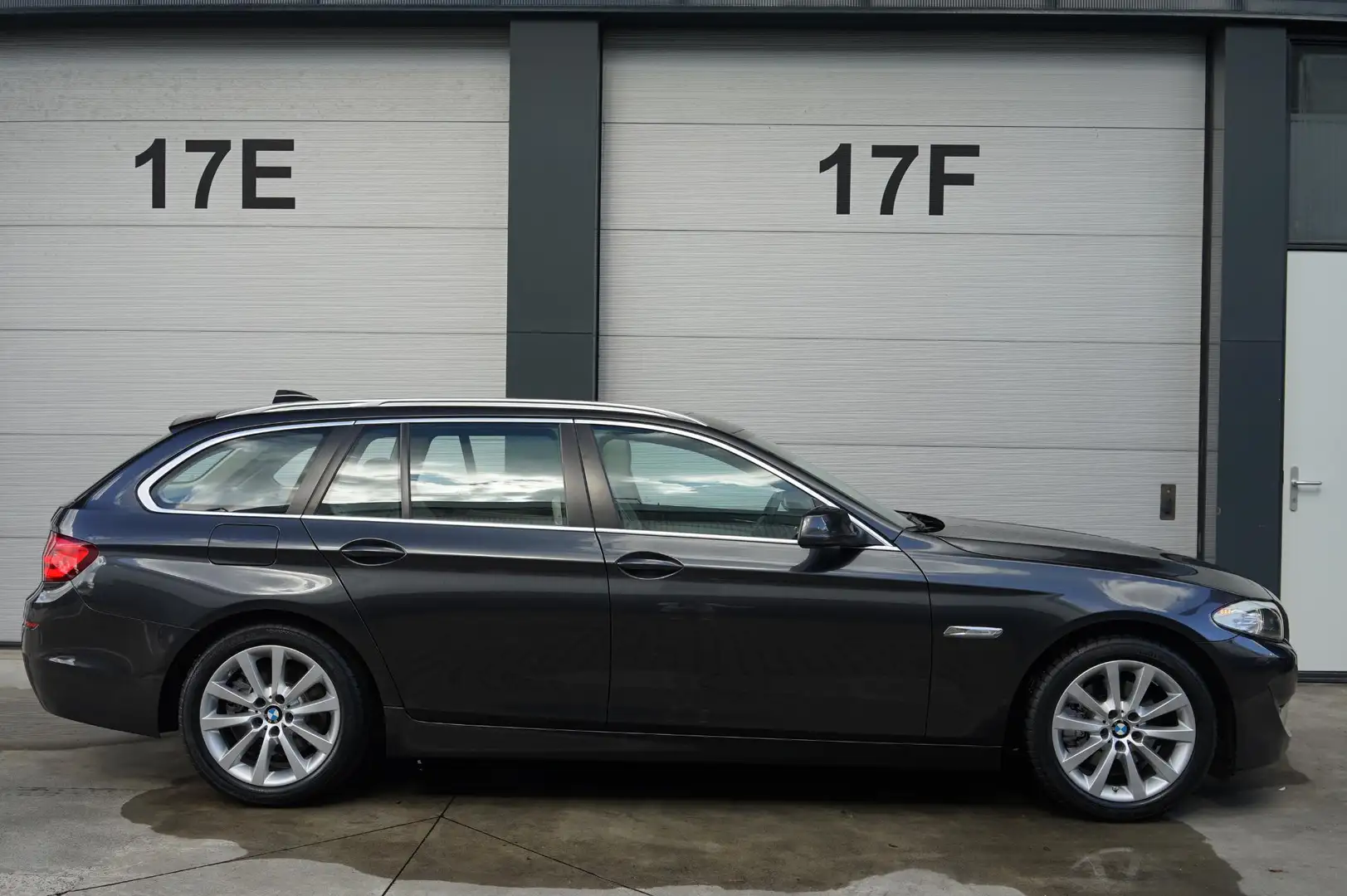 BMW 523 i Touring EXE F11-130dkm-1eig-2010! Grijs - 2