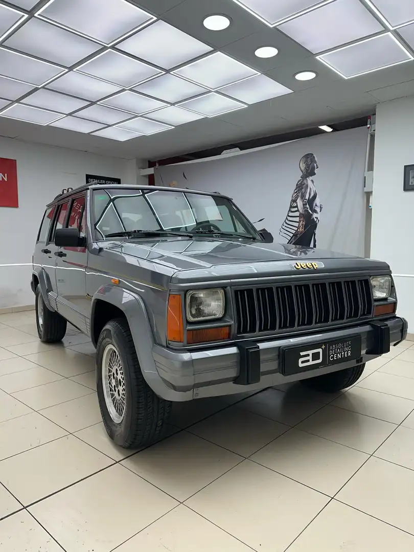 Jeep Cherokee 4.0 Limited - 1