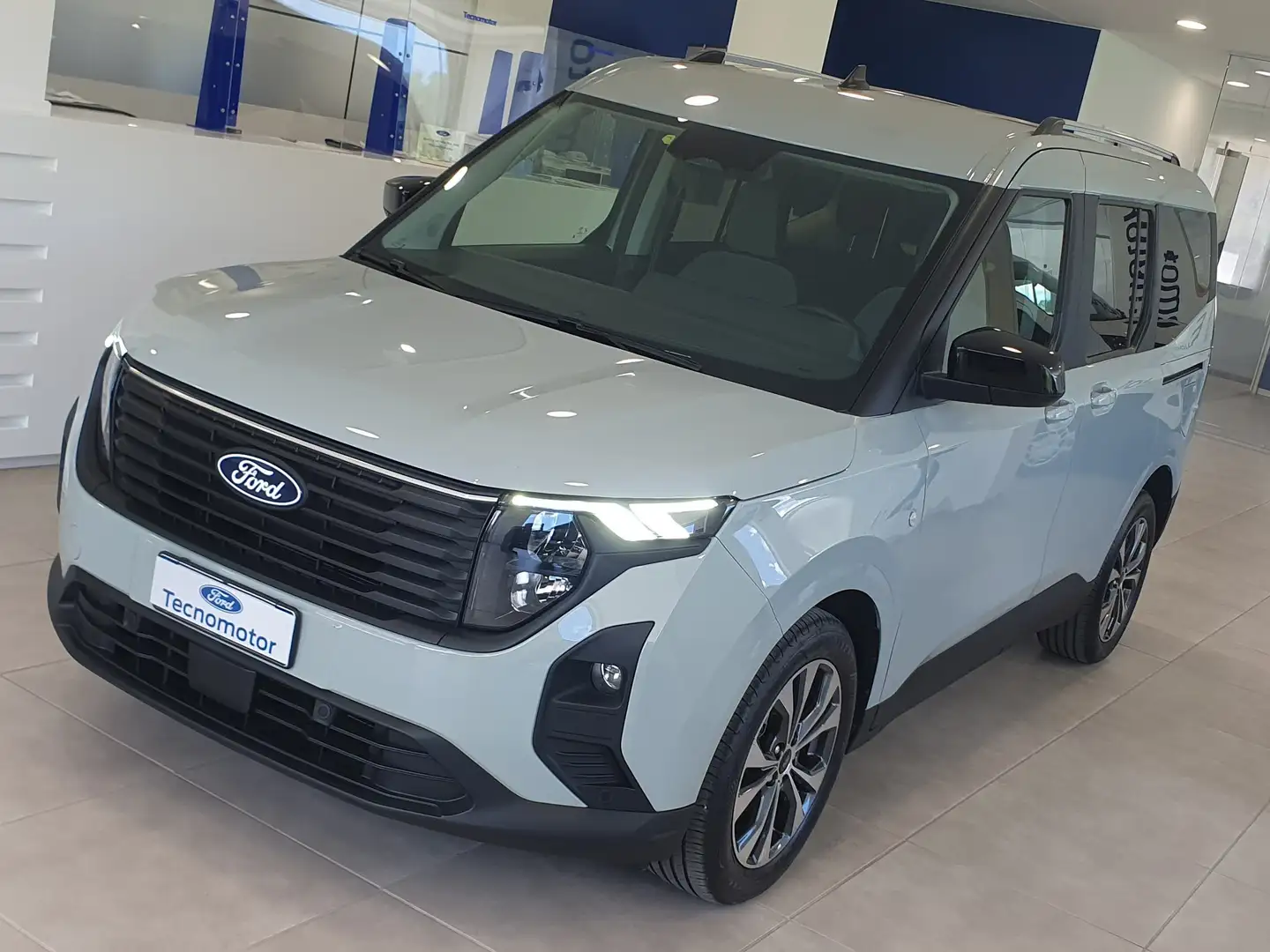 Ford Tourneo Courier Titanium 1.0L EcoBoost125CV Powershift 7M Gris - 1