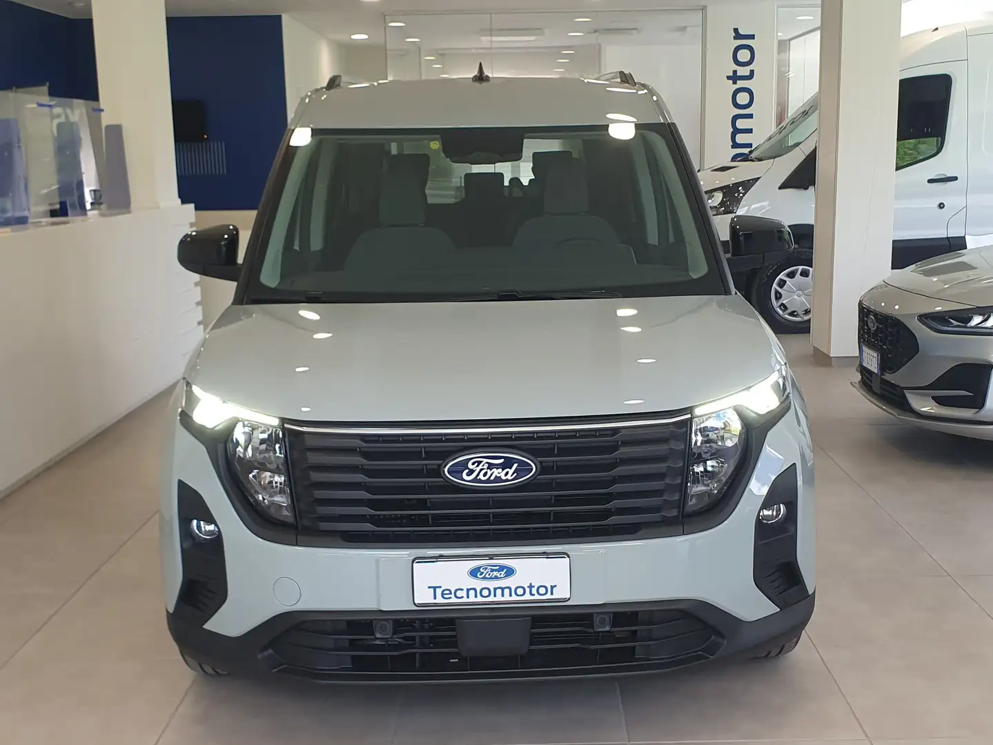 Ford Tourneo Courier Titanium 1.0L EcoBoost125CV Powershift 7M Gris - 2