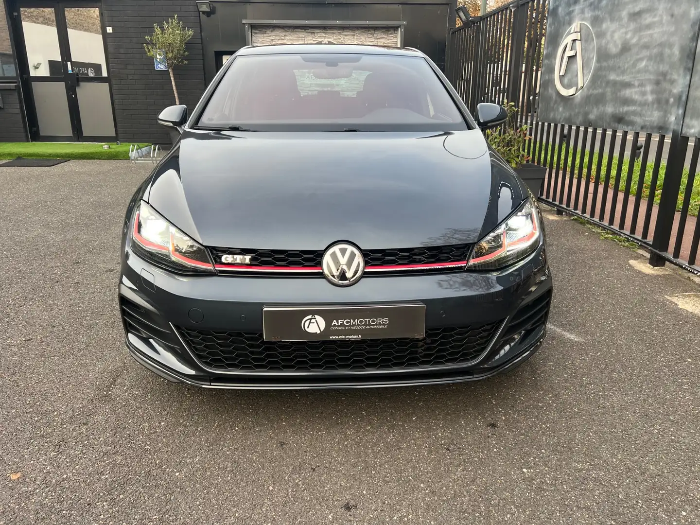 Volkswagen Golf GTI 230 CH BVM 6 Gris - 2