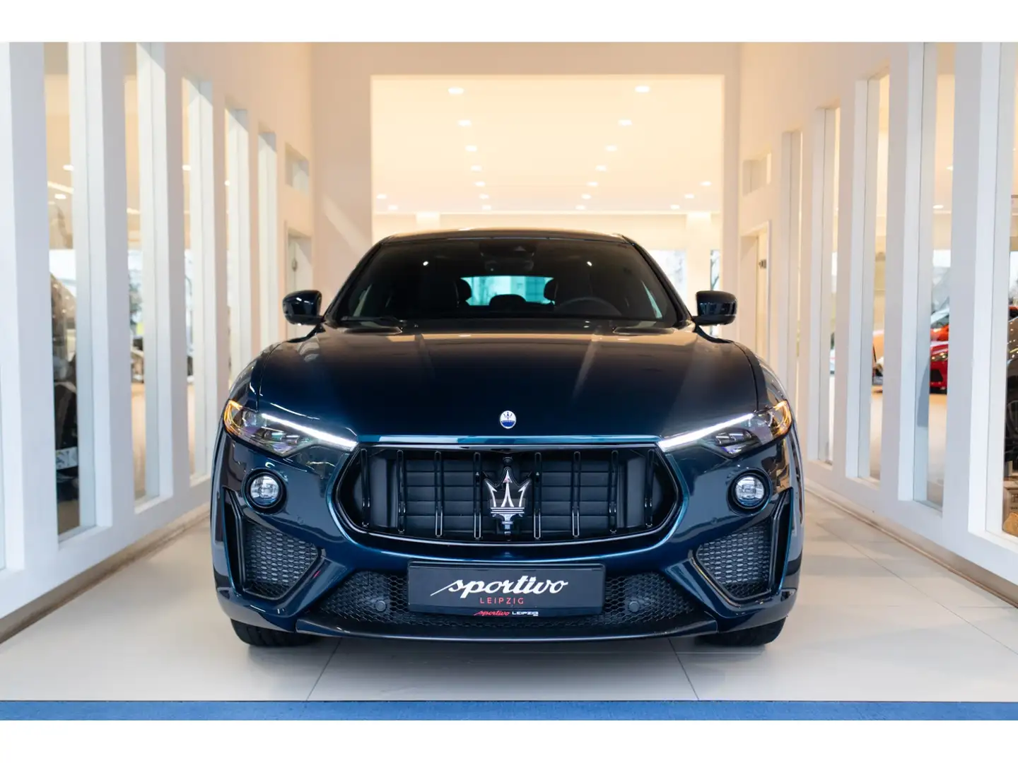 Maserati Levante Trofeo  **Fuori-Serie*Blu Royale* Blue - 2