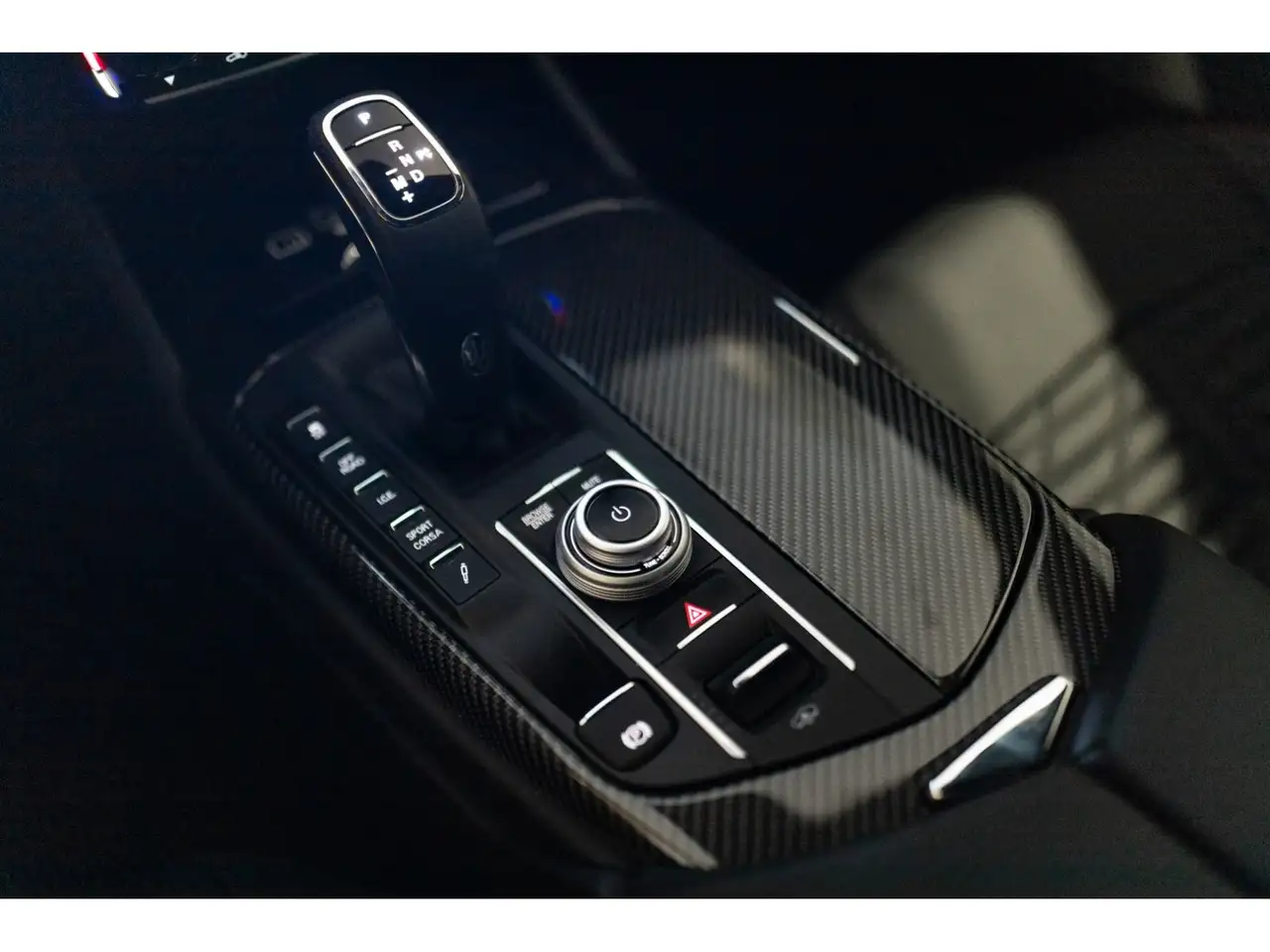 Maserati Levante 2025 — фото 13