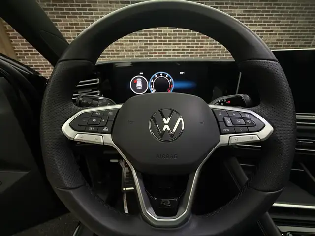 Volkswagen Tiguan view 8