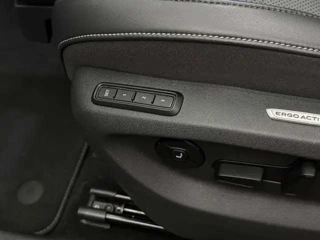 Volkswagen Tiguan view 12