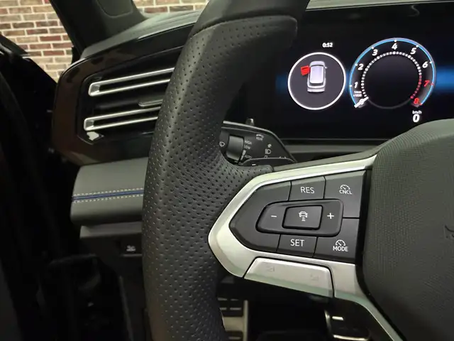 Volkswagen Tiguan view 11