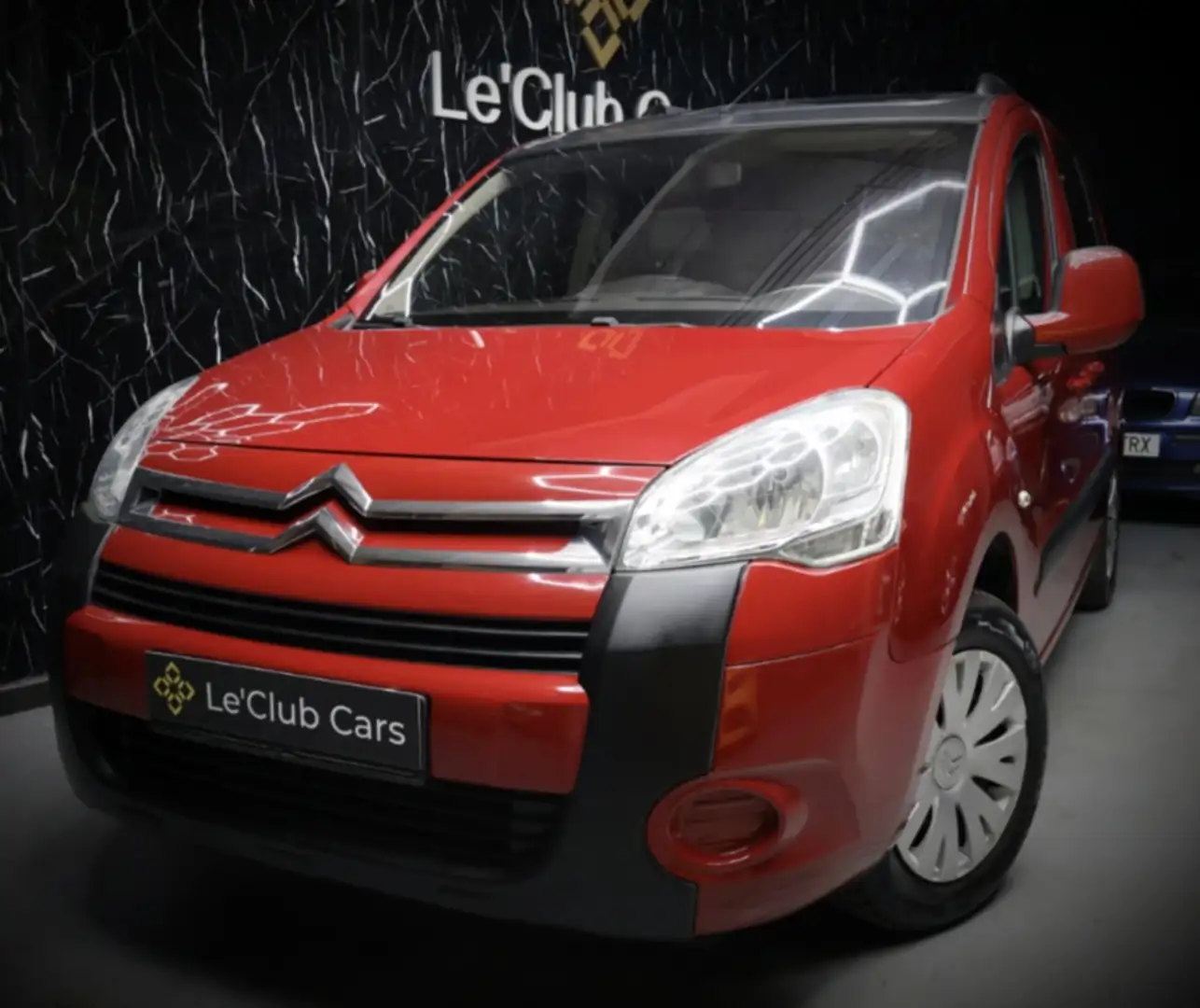 Citroen Berlingo Combi 1.6HDI SX Multispace 110 Rot - 1