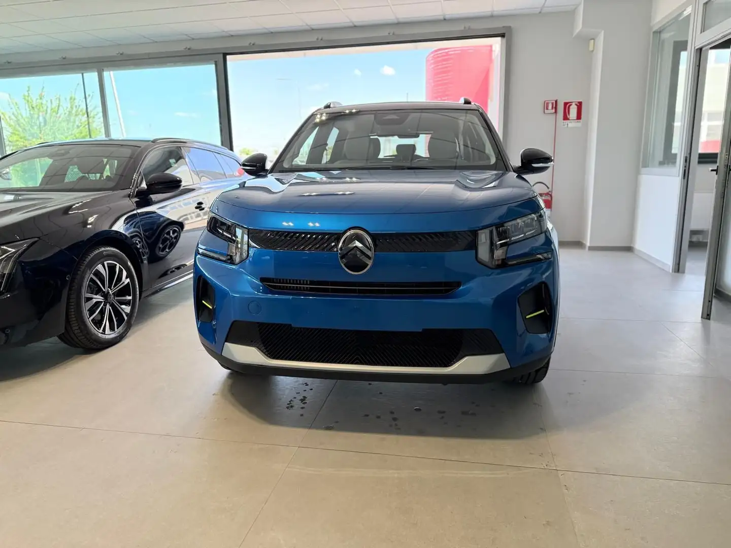 Citroen C3 Hybrid 110 CV automatico Max Blu/Azzurro - 2