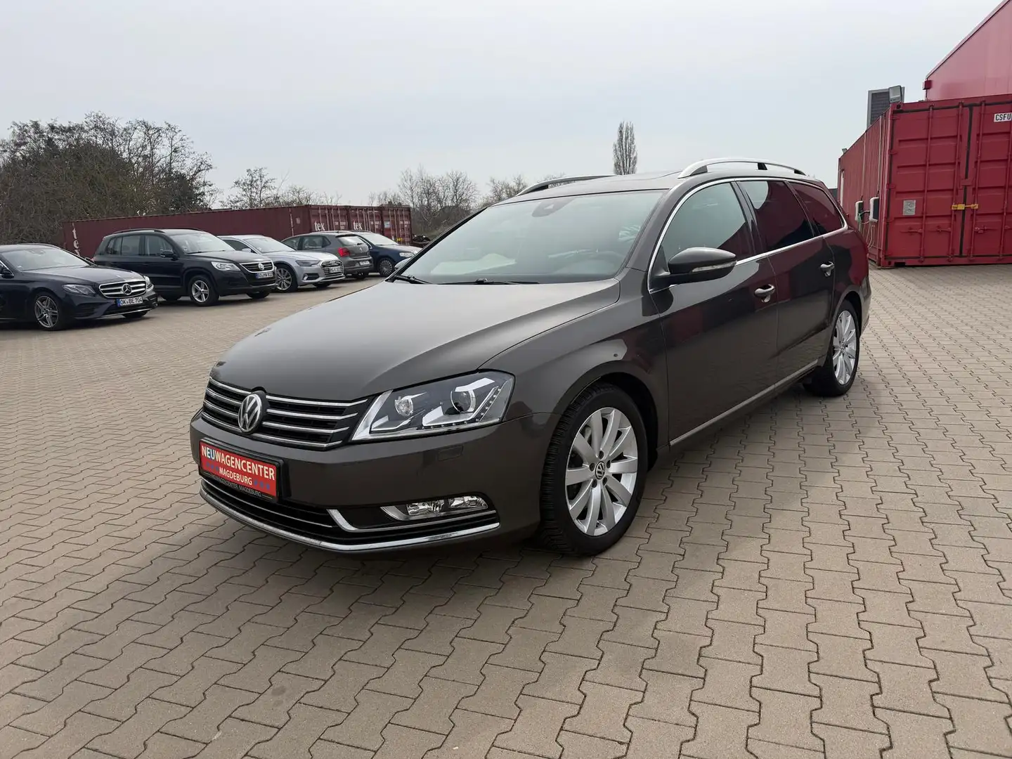 Volkswagen Passat Variant 2.0 16V TSI*BI-XENON*NAVI*4xSHZ*SIDE ASSIST*PANORA Braun - 1