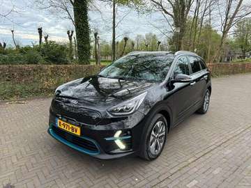 ExecutiveLine 64kWh SOH 98,7% Acarplay/Led/Xenon/L