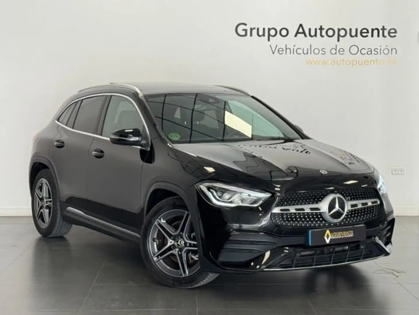 Mercedes-Benz GLA 45 AMG Schwarz - 1