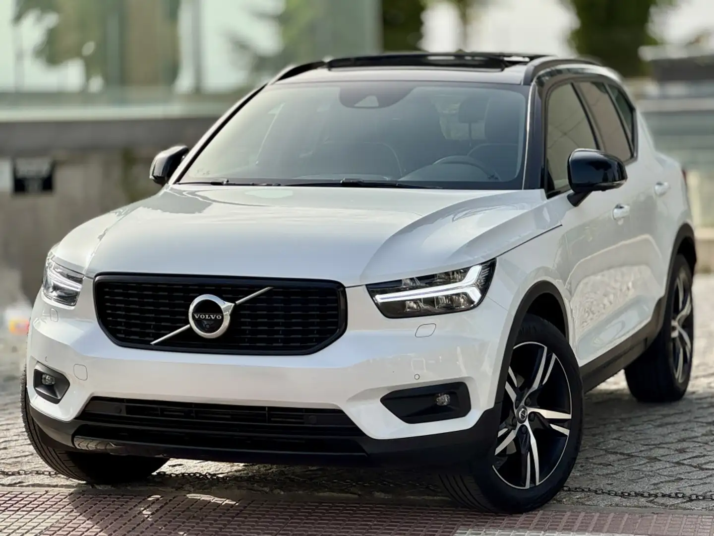 Volvo XC40 T2 R-Design Blanc - 1