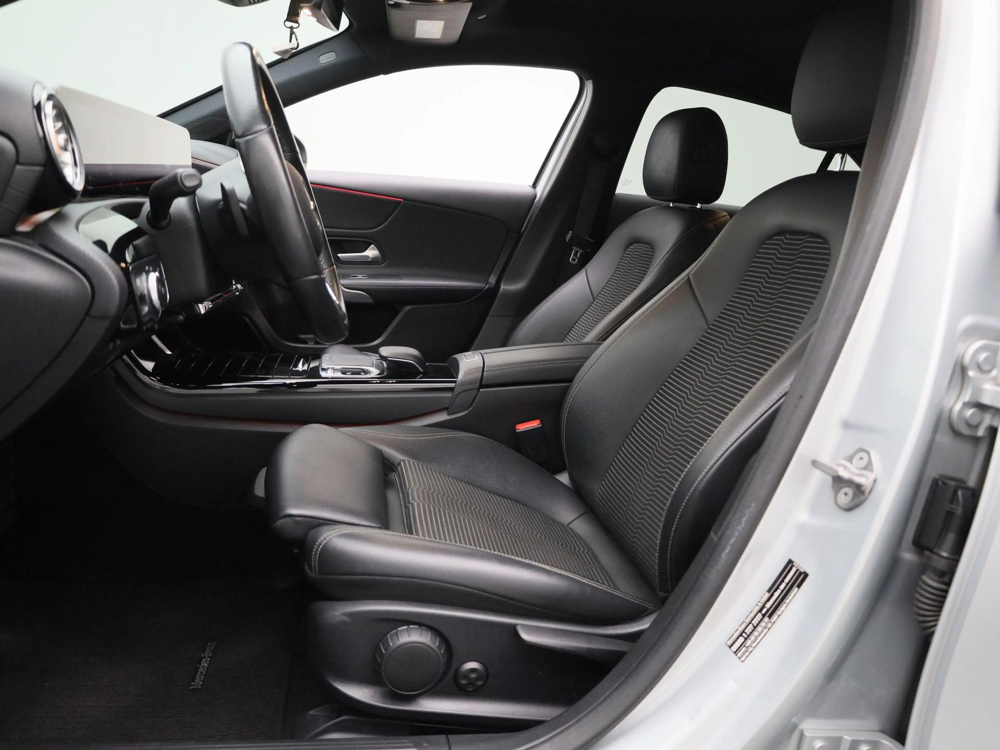 Mercedes-Benz A 200 Premium Plus AUTOMAAT | PANORAMADAK | VIRTUEEL | S — photo 10