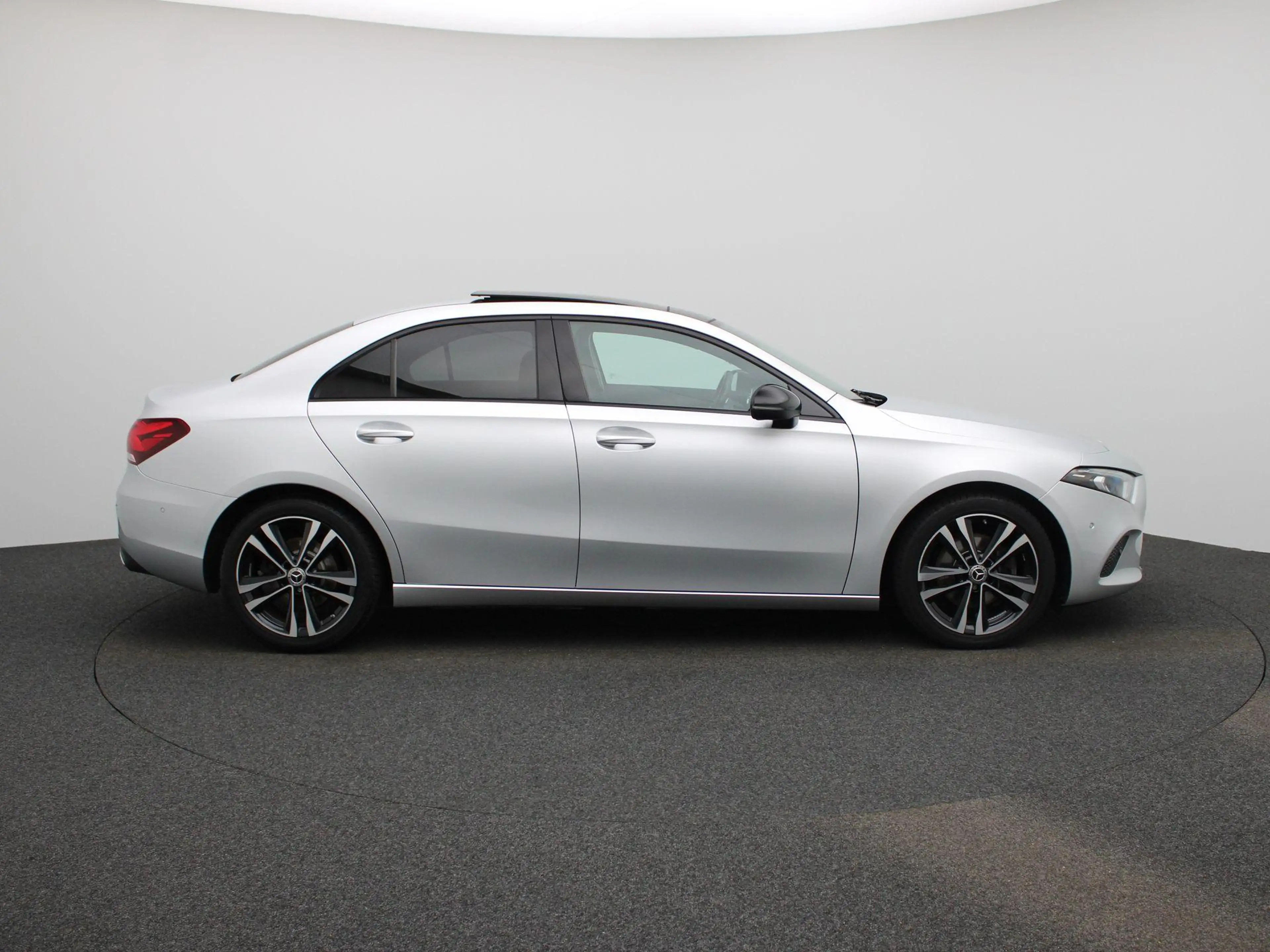 Mercedes-Benz A 200 Premium Plus AUTOMAAT | PANORAMADAK | VIRTUEEL | S — photo 6