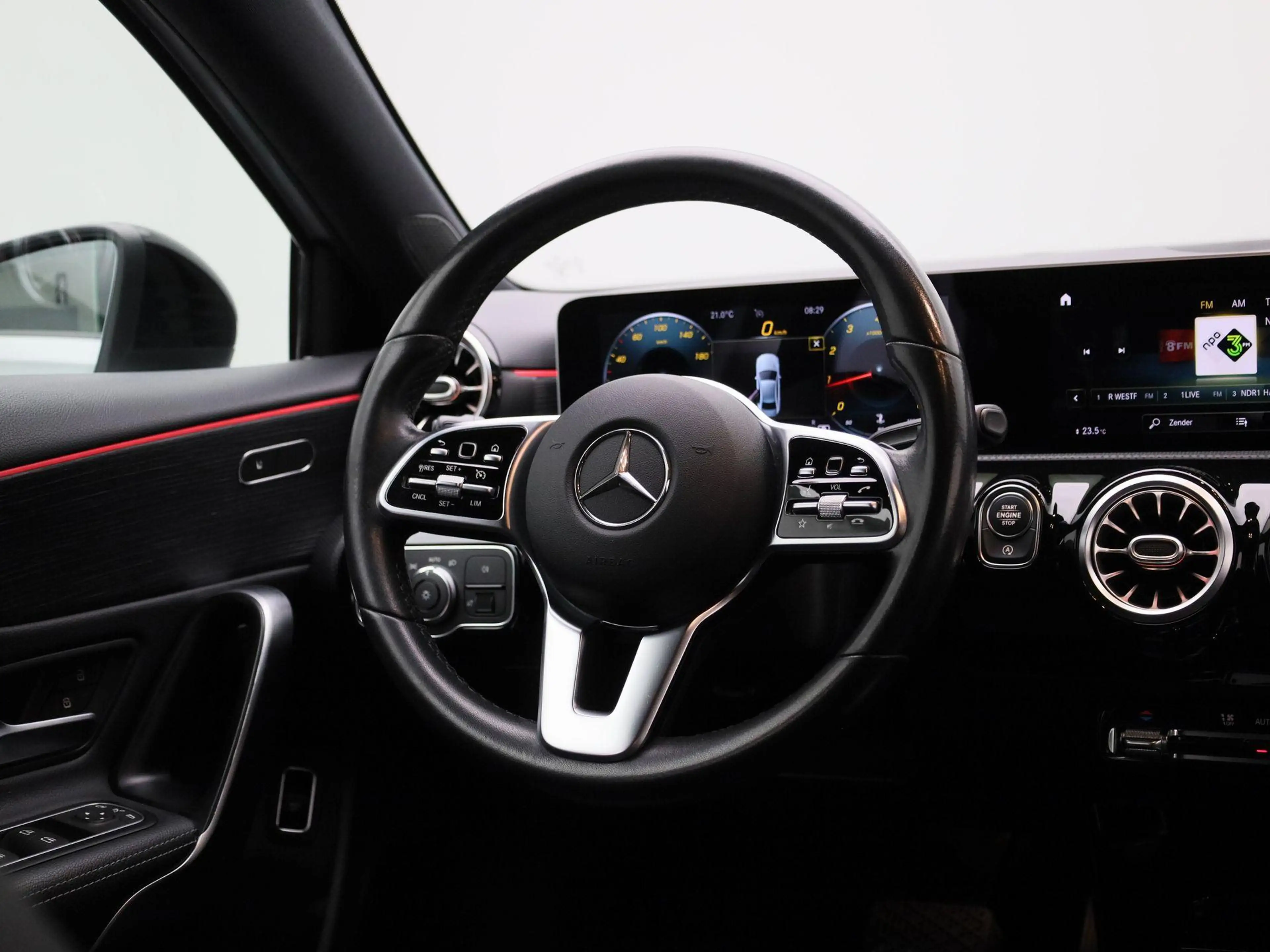 Mercedes-Benz A 200 Premium Plus AUTOMAAT | PANORAMADAK | VIRTUEEL | S — photo 9