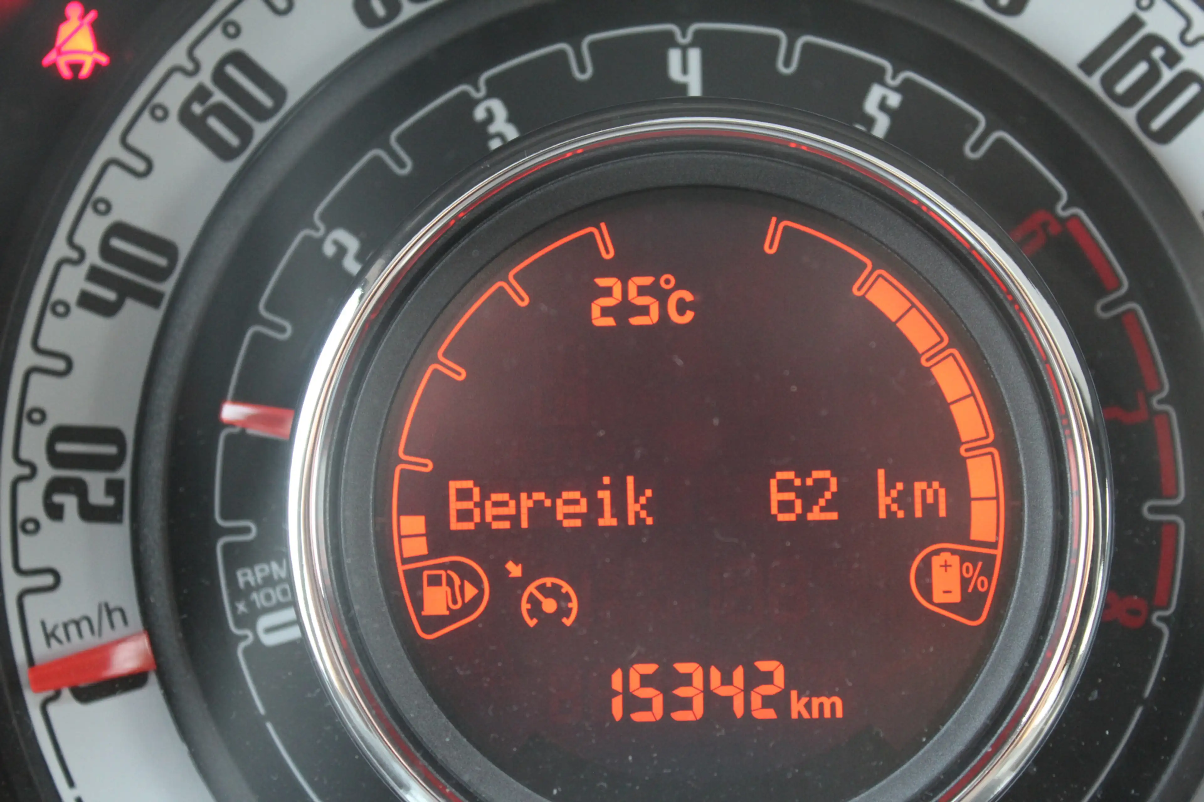 Fiat 500 1.0 Hybrid Airco-Pano-Cruise-Parkeersensoren-Carpl — photo 6