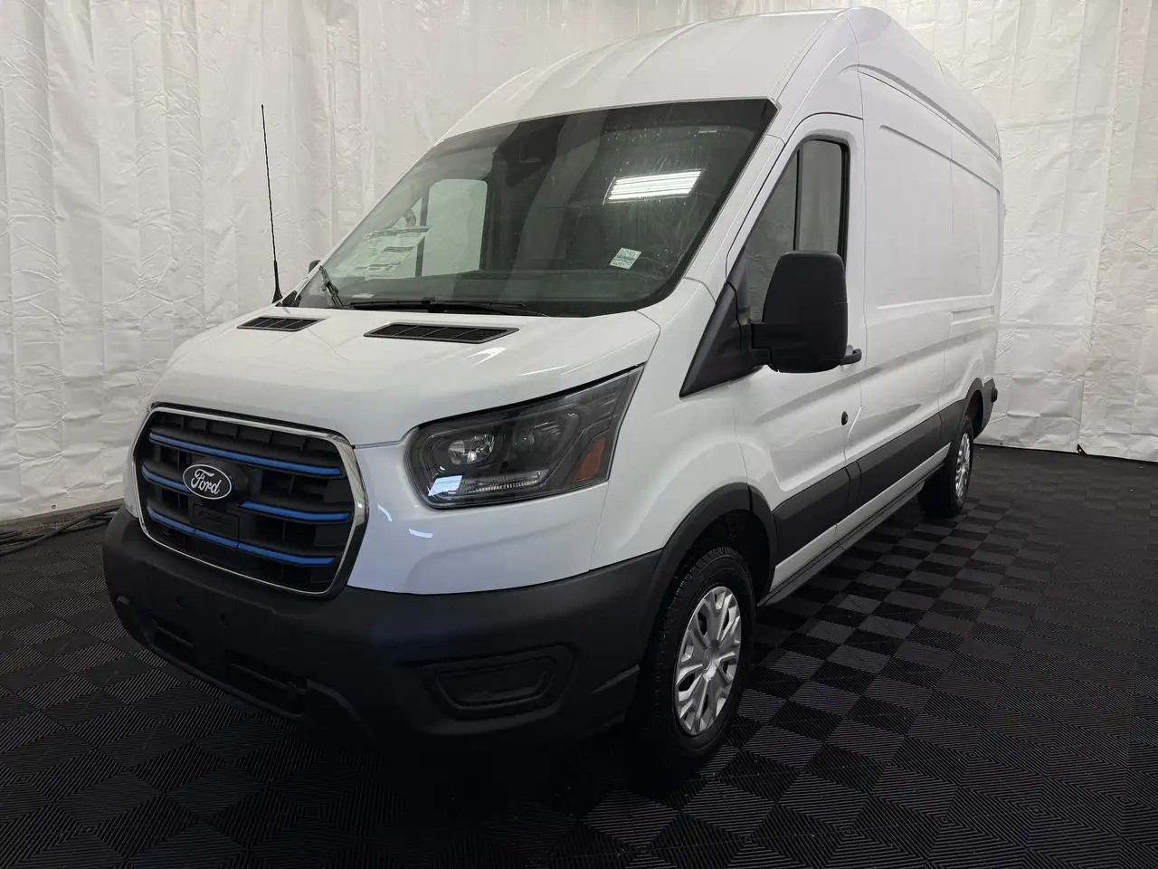 Ford E-Transit снимка Ford E-Transit
