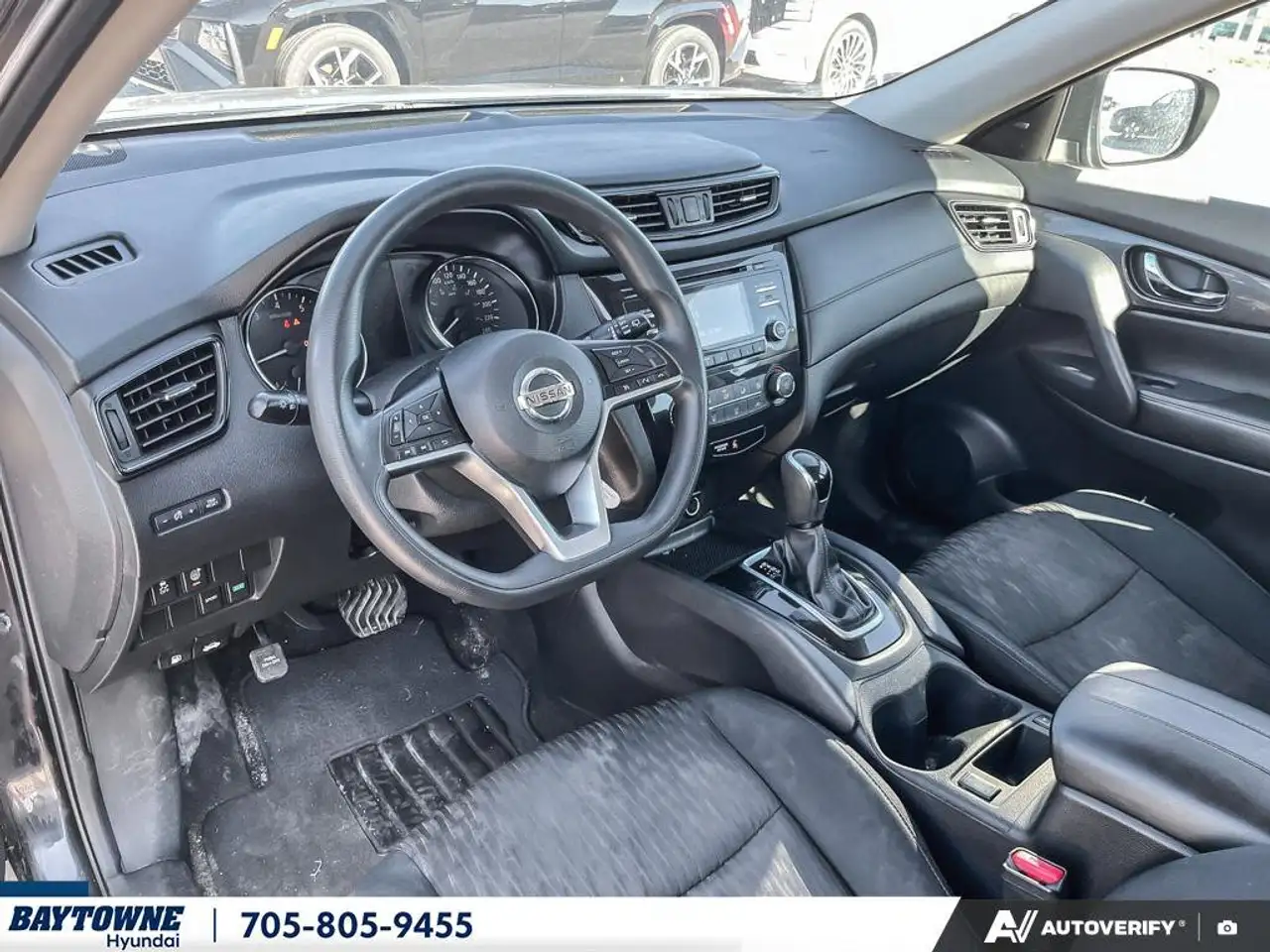 Nissan Rogue снимка Nissan Rogue