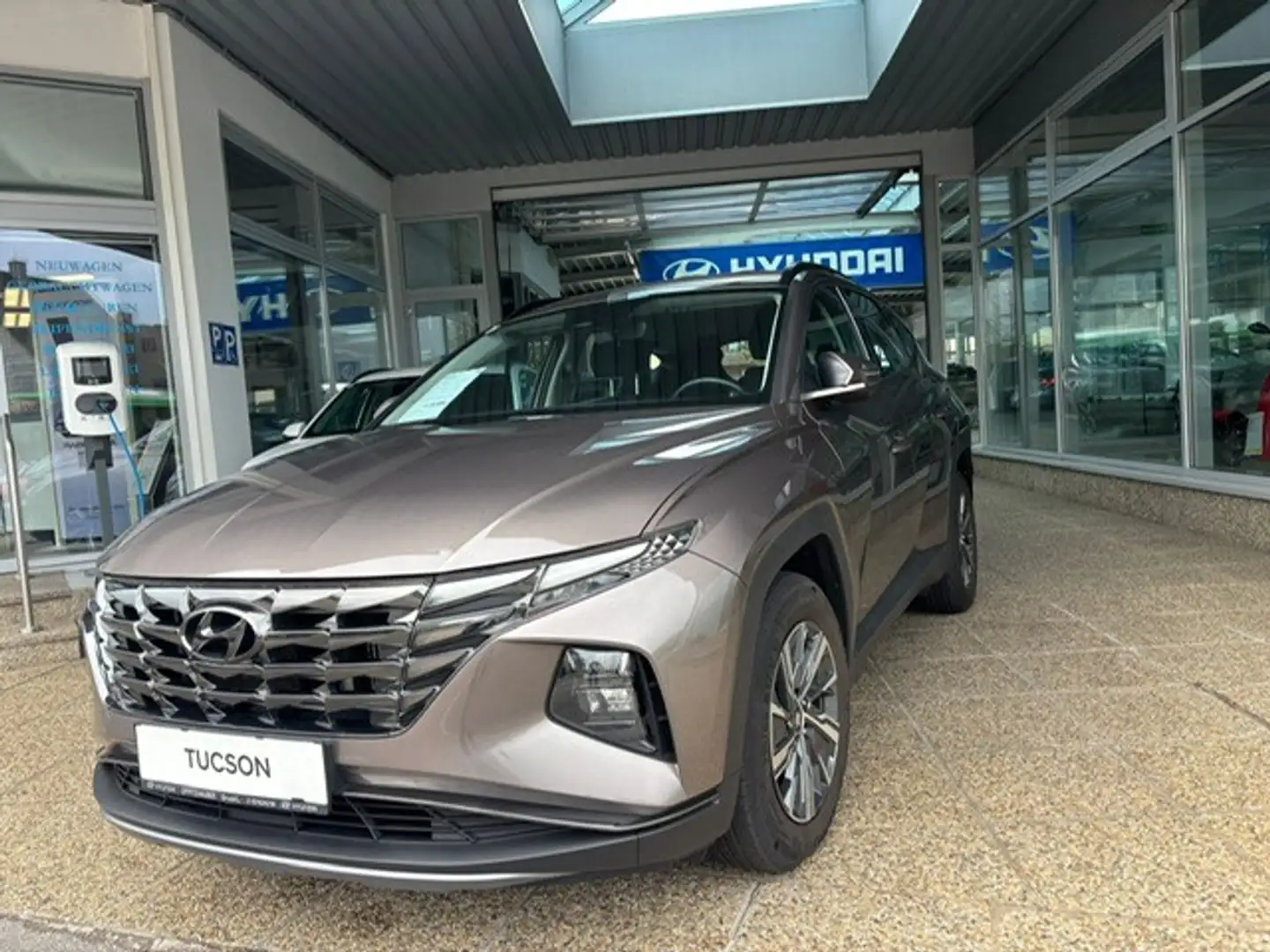 Hyundai TUCSON Tucson 1,6 T-GDI 2WD Smart Line Grau - 1