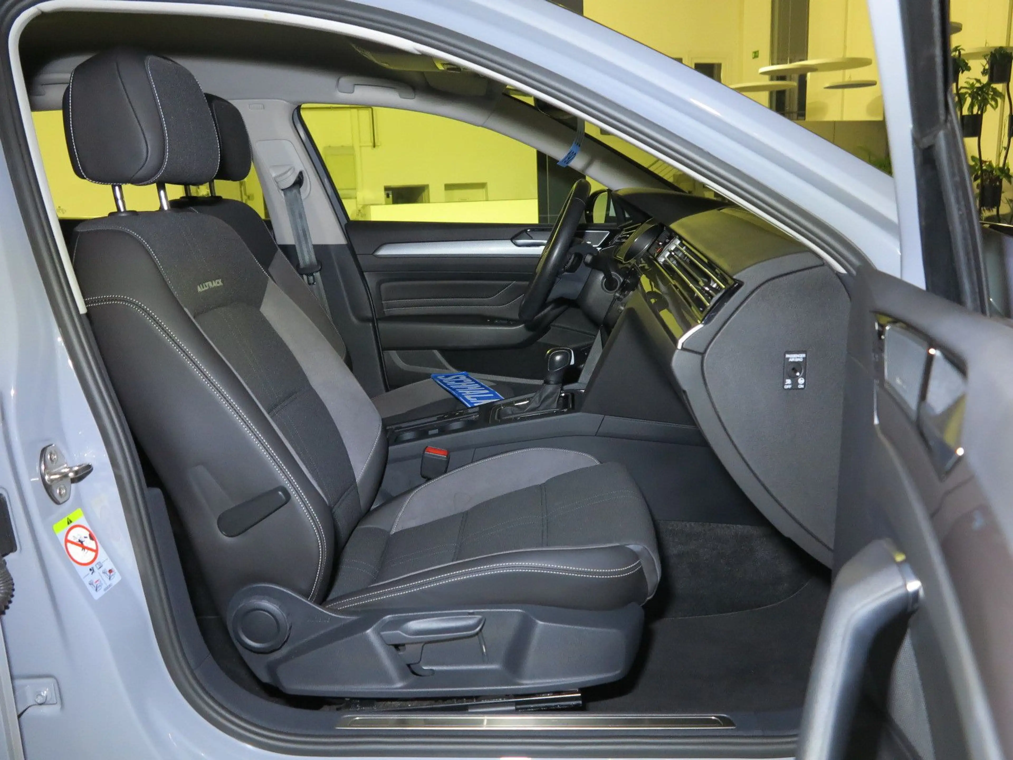 Volkswagen Passat Alltrack Passat Variant 2.0 TDI SCR DSG7 4Mot Alltrack — photo 11