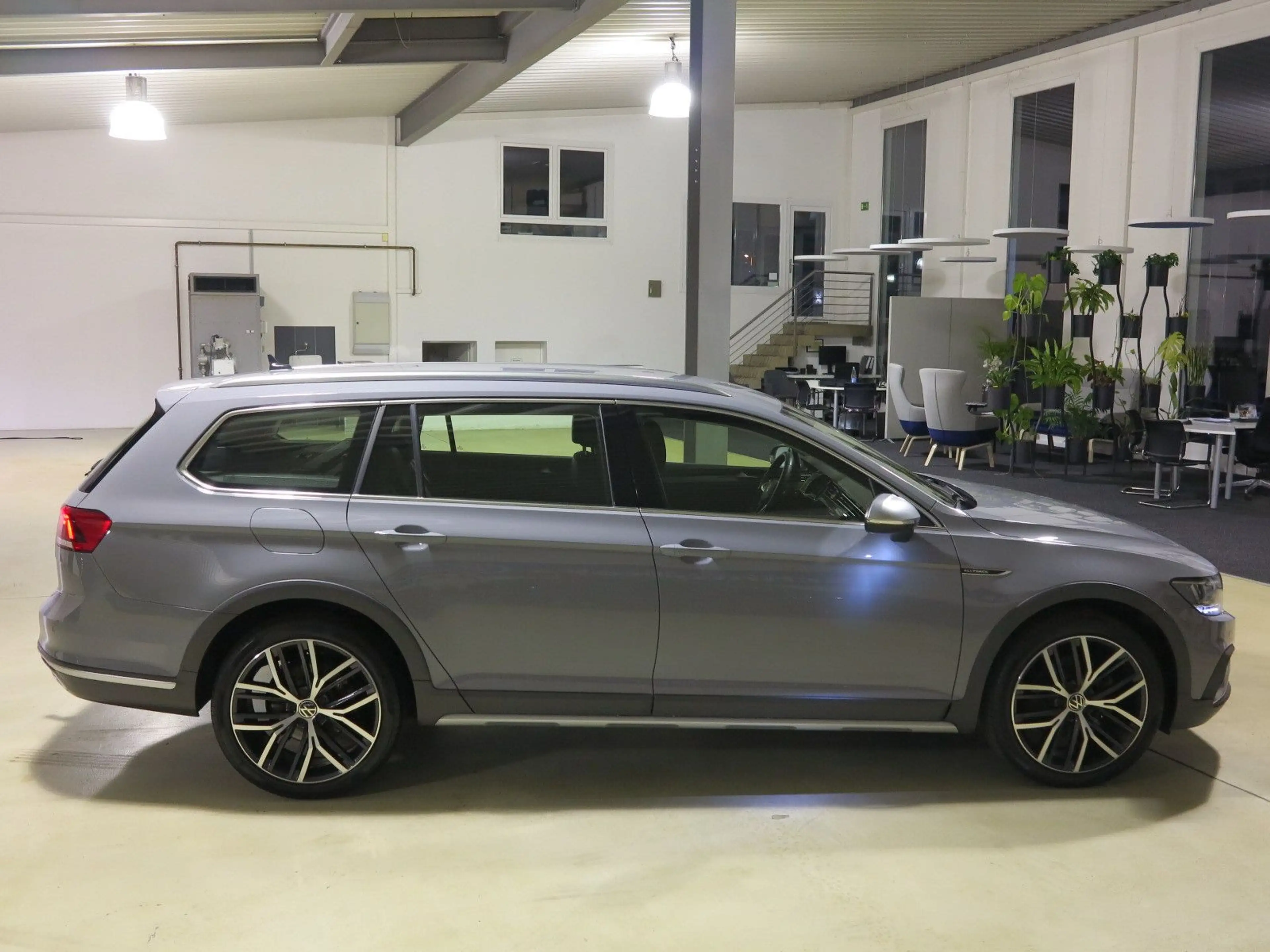 Volkswagen Passat Alltrack Passat Variant 2.0 TDI SCR DSG7 4Mot Alltrack — photo 13