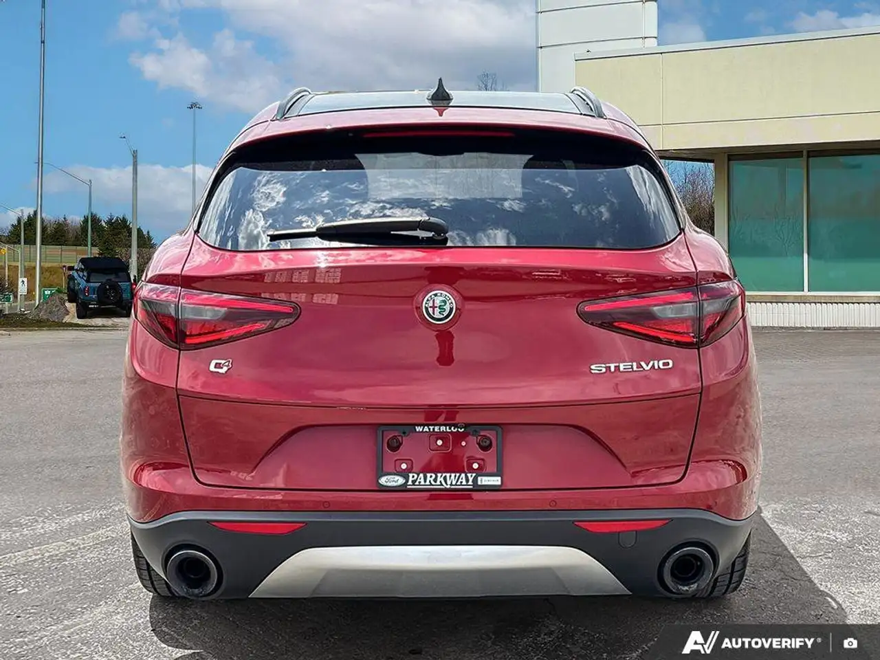 Alfa Romeo Stelvio снимка Alfa Romeo Stelvio