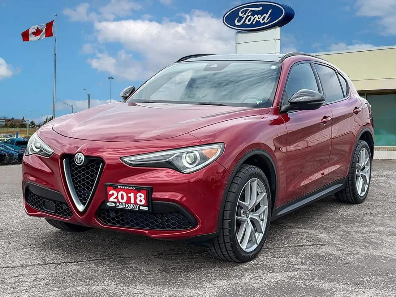 Alfa Romeo Stelvio снимка Alfa Romeo Stelvio
