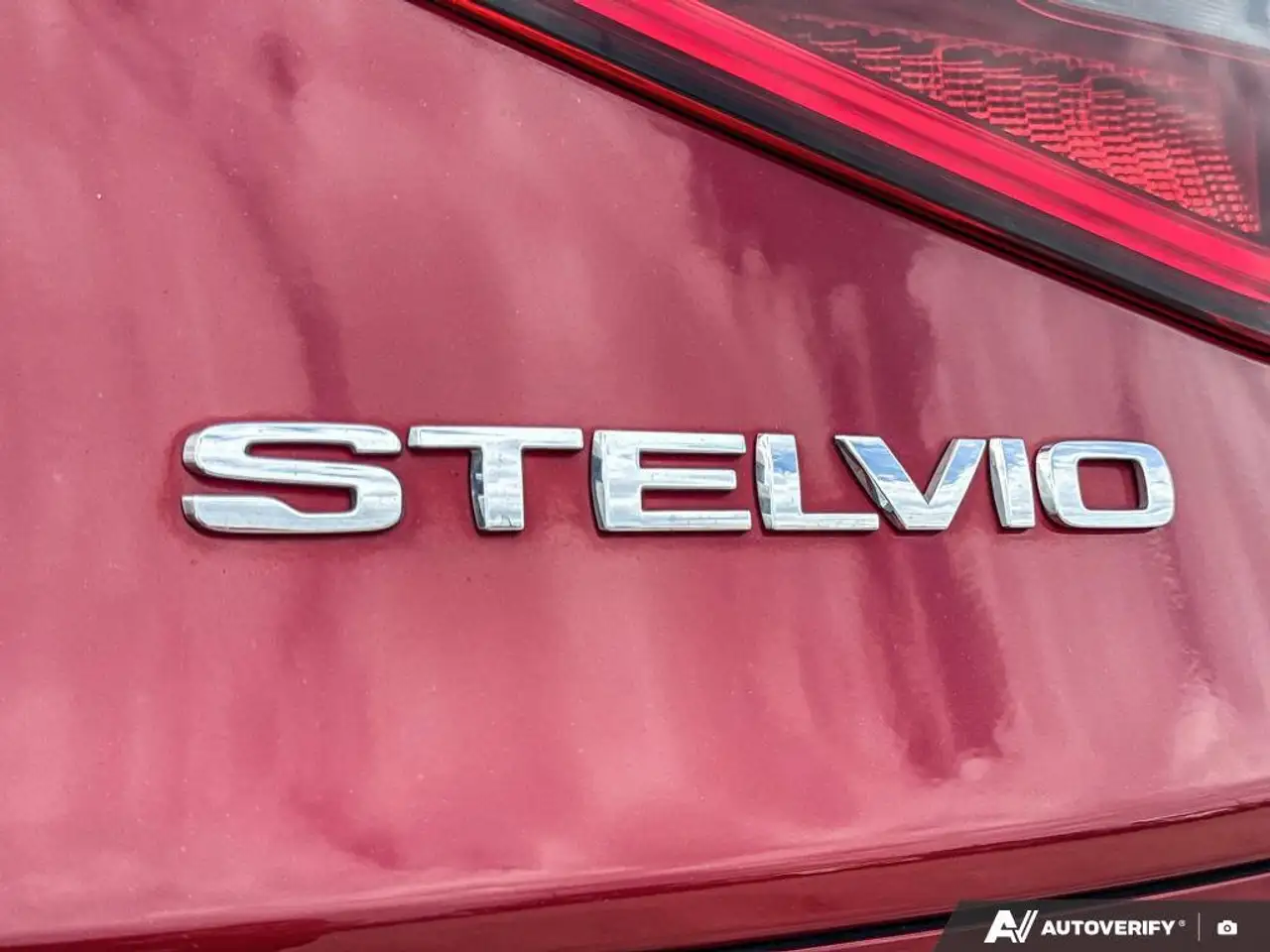 Alfa Romeo Stelvio снимка Alfa Romeo Stelvio