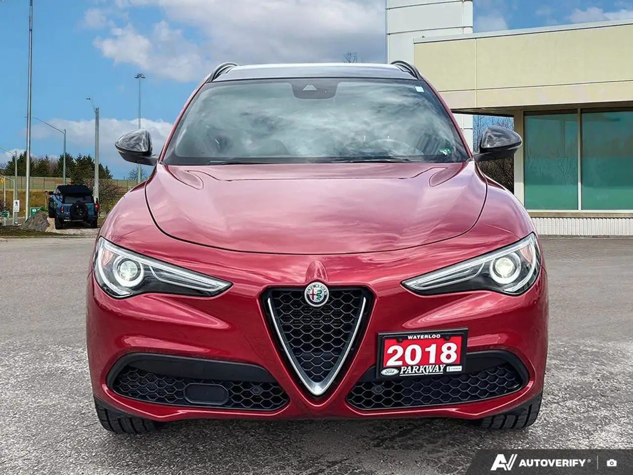 Alfa Romeo Stelvio снимка Alfa Romeo Stelvio