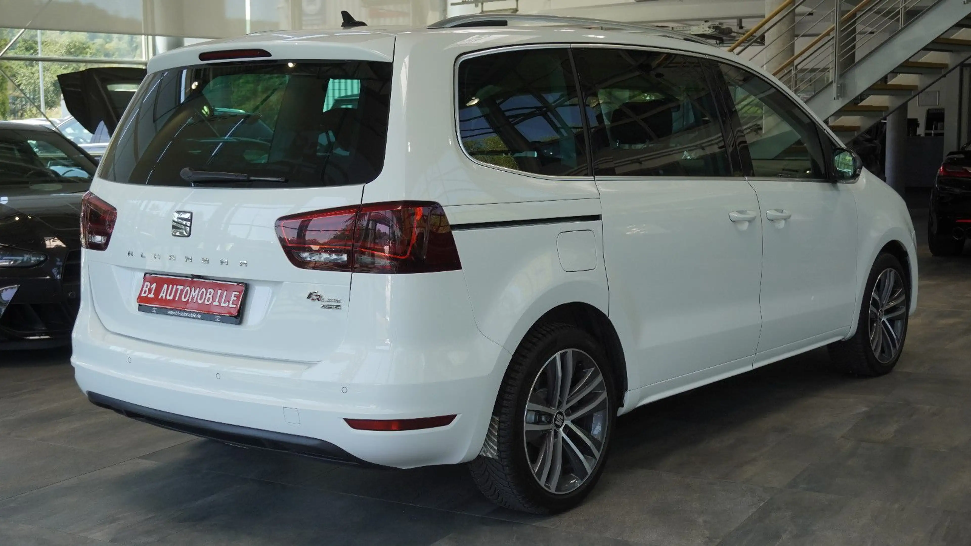 SEAT Alhambra FR-Line Allrad*STHZ*AHK*7SITZE — photo 4