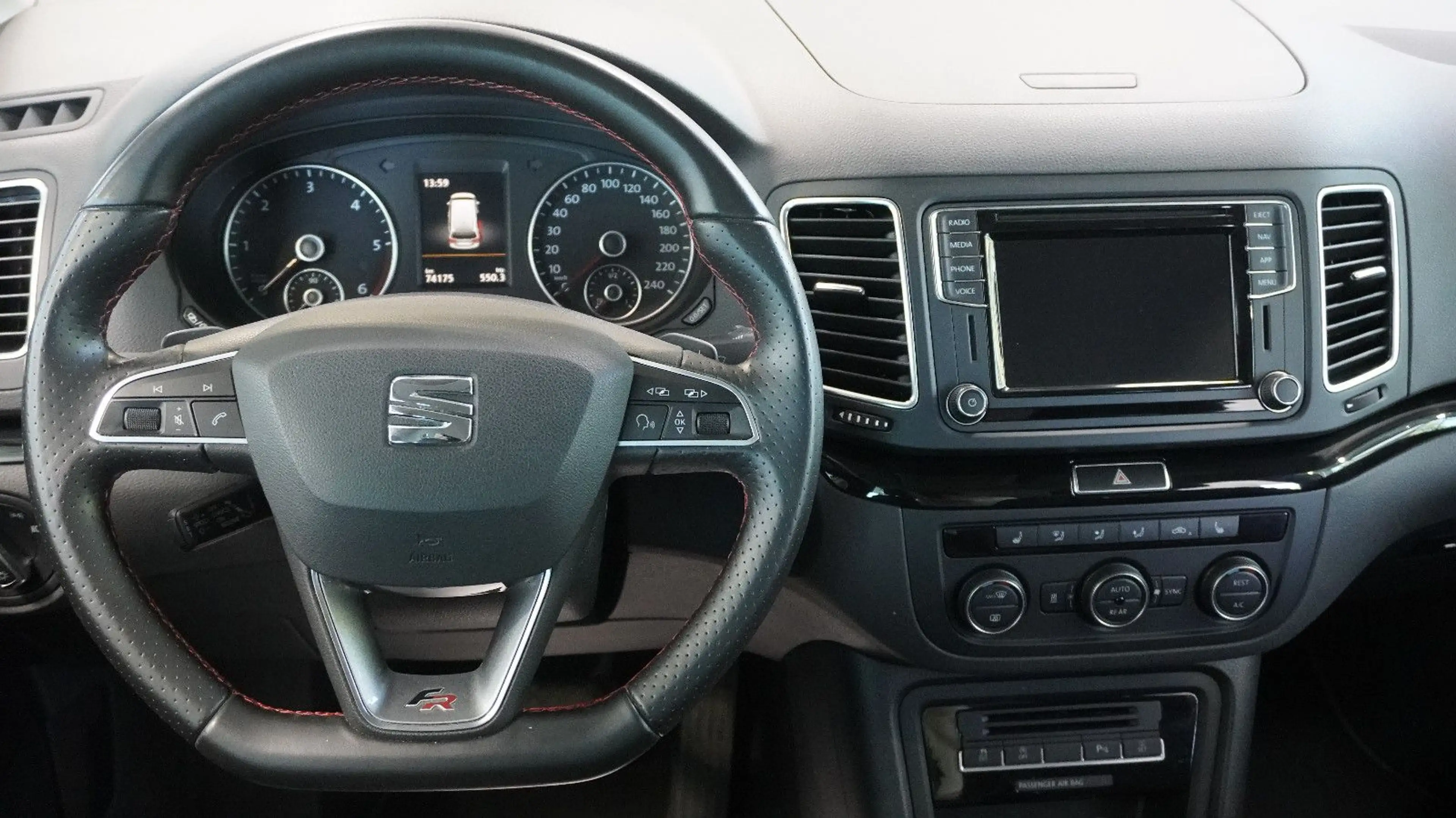 SEAT Alhambra FR-Line Allrad*STHZ*AHK*7SITZE — photo 13