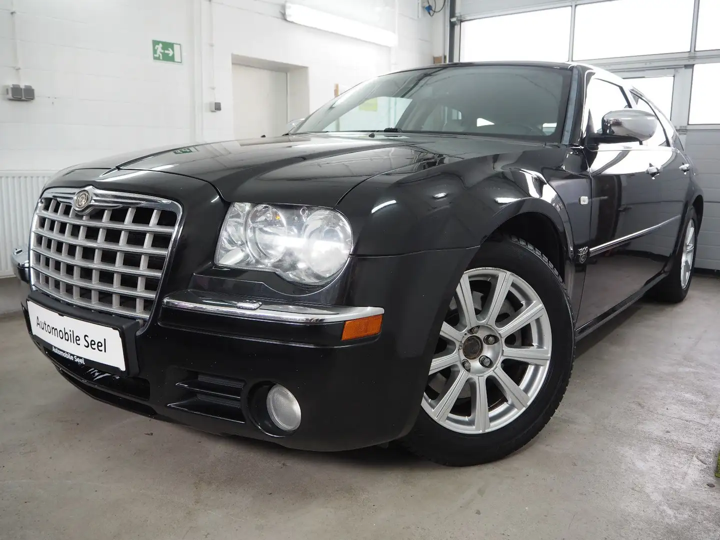 Chrysler 300C Touring 3.0 CRD*Navi*Leder*Xenon*AHK* Noir - 1