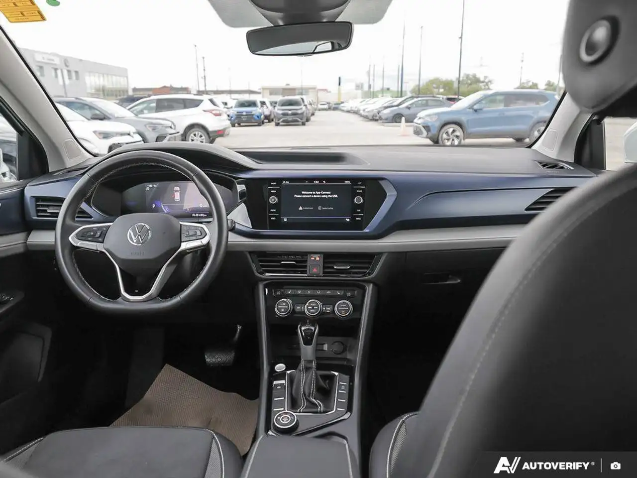 Volkswagen Taos снимка Volkswagen Taos