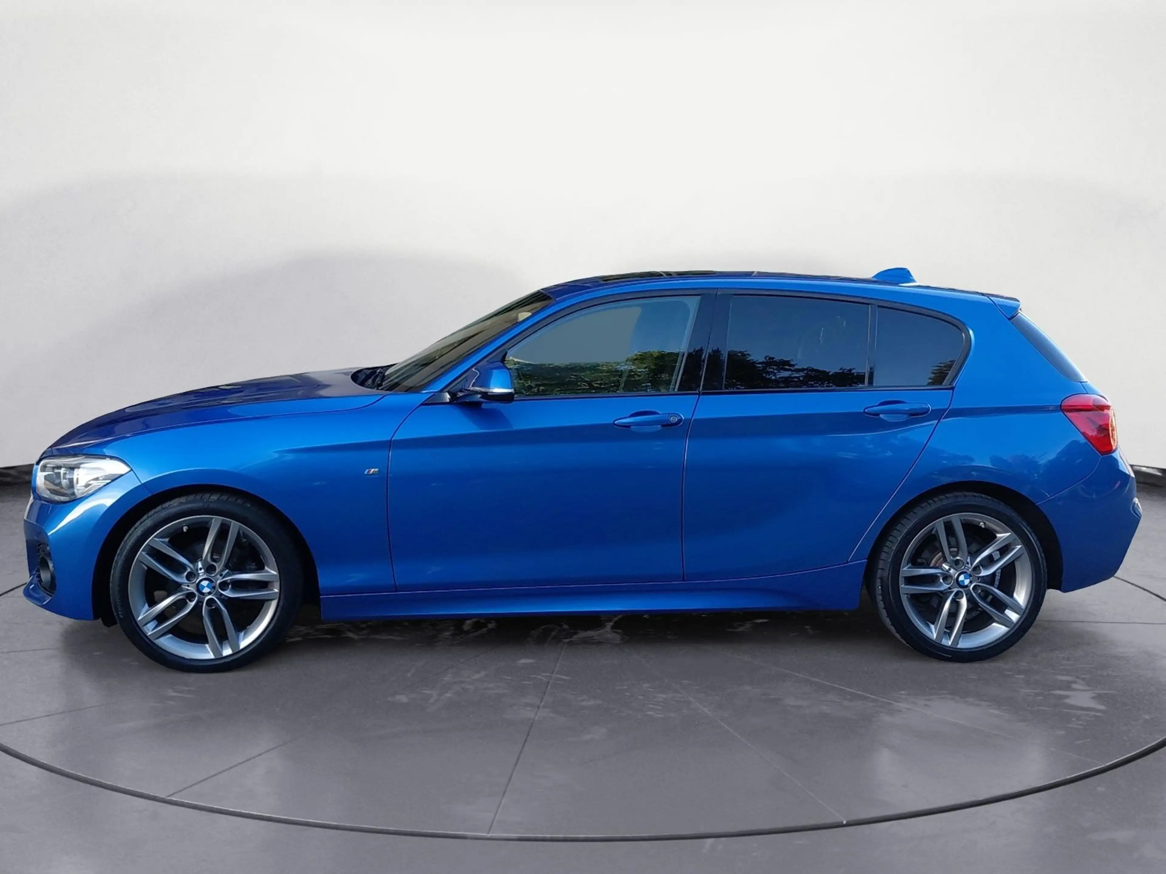 BMW 118 d M Sport Navi Business Glasdach Sportsitze — photo 4